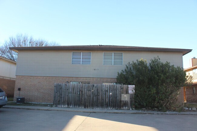 Foto del edificio - 3609 Hereford Ln