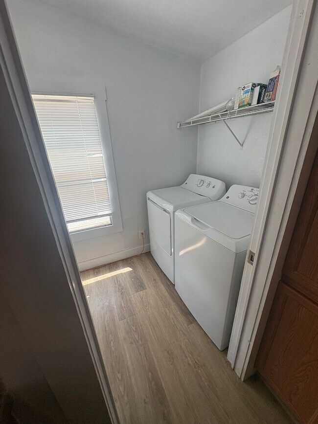 Foto del edificio - 3 bedroom 2 bath in Highland Terrace