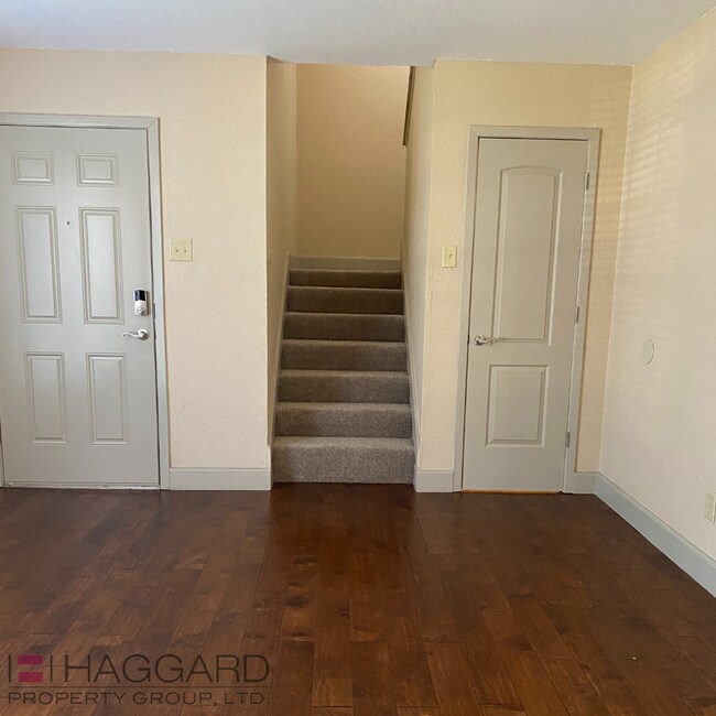 Foto del edificio - 3 bedroom 2.5 bathroom Duplex