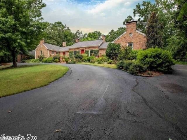 Primary Photo - 12 Pine Manor Dr