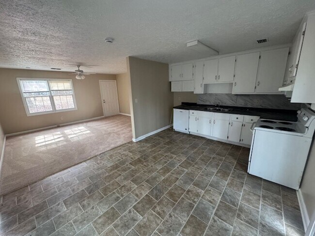 Foto del edificio - 117 W Hopson Rd