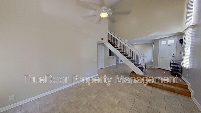 Building Photo - 389 Deerfield Ave