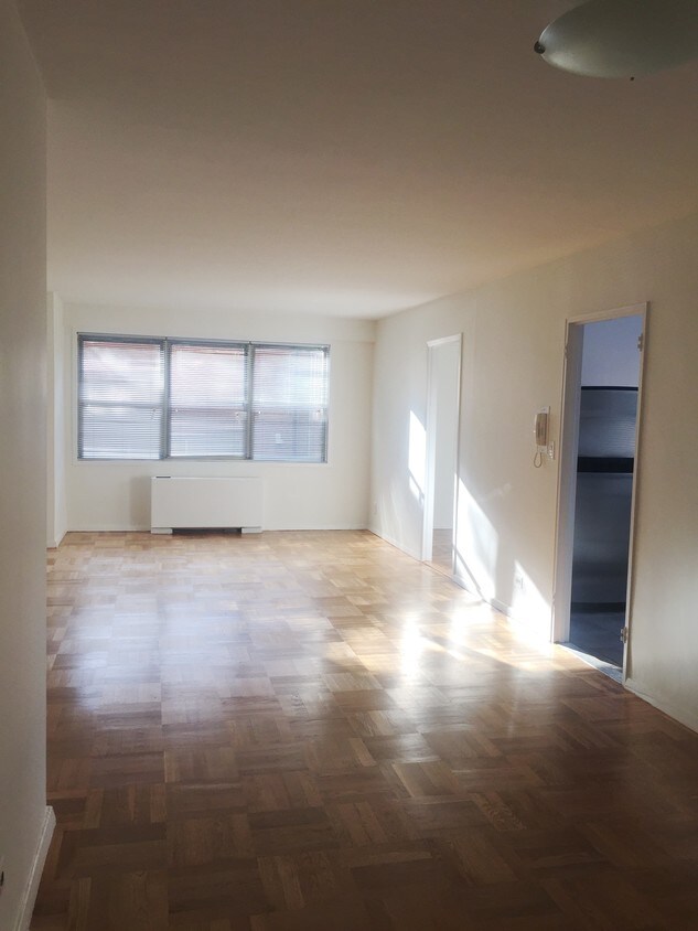 Foto principal - 108-37 71st Ave