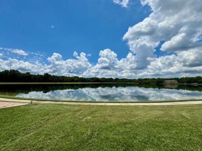 Building Photo - Gorgeous Waterfront 3 Bedroom, 2.5 Bath To...