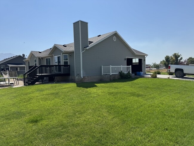 Building Photo - 890 W 110 S