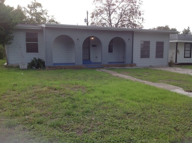 Photo - 206 Hub Ave House