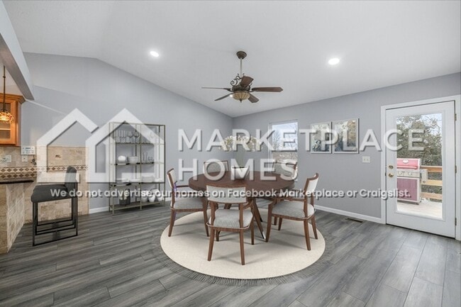 Building Photo - 2457 Lorraine Ct