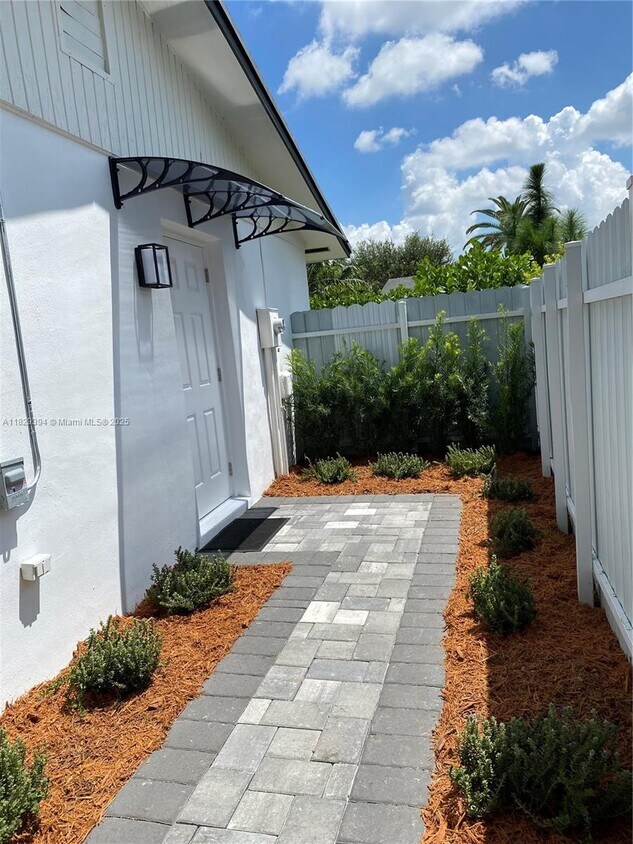 Foto principal - 76XX SW 129th St