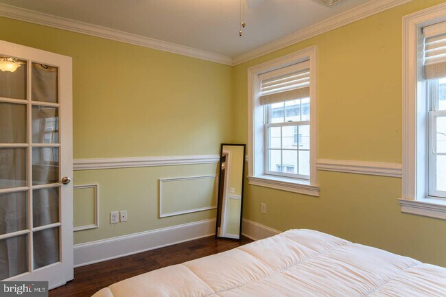 Building Photo - 1940 Titan St