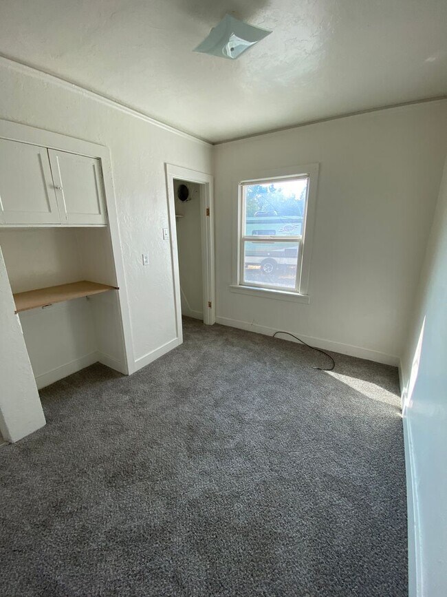 Foto del edificio - 1744 Laurel St