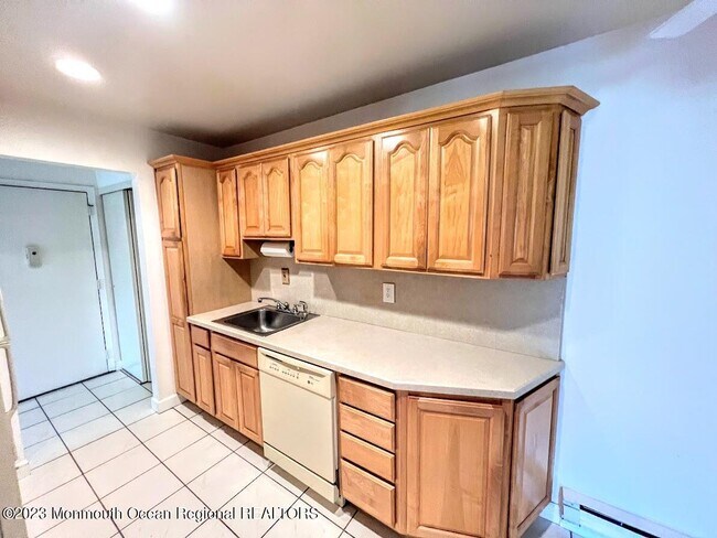 Building Photo - 55 Amberly Dr