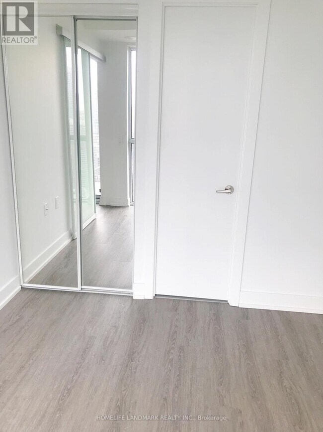 Photo du bâtiment - 7 Grenville St