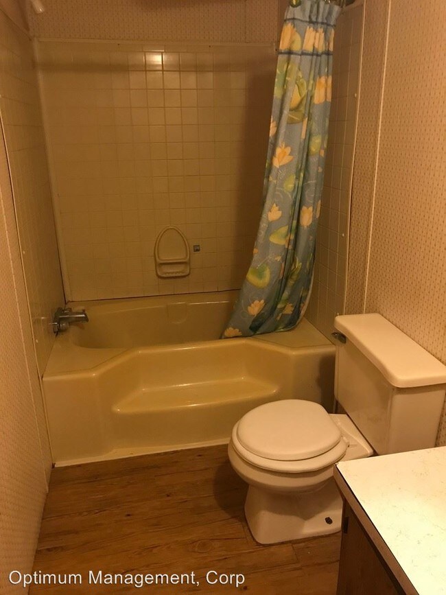 Foto del edificio - 1242 Woodland Dr