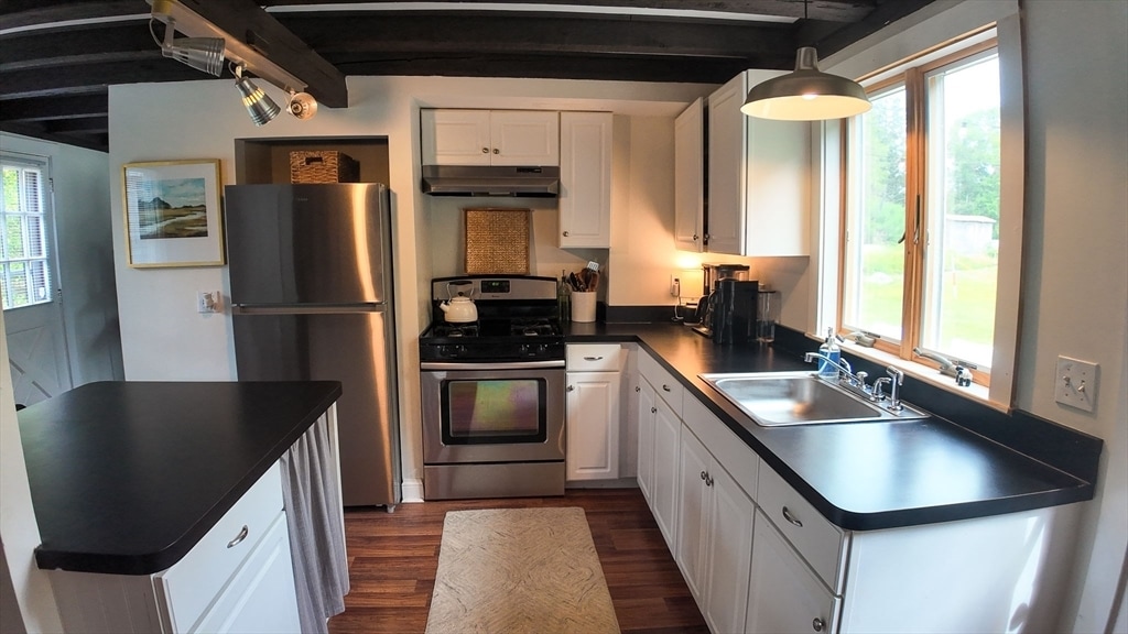 Foto principal - 134 Hersey St