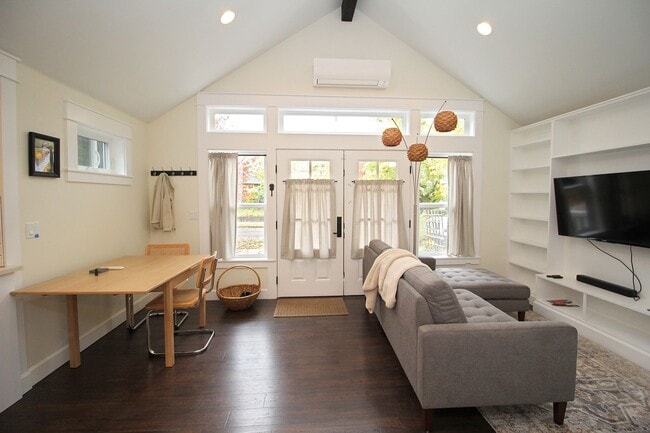 Photo - FULLY FURNISHED Spacious ADU Located in the heart of Portland's Historic Laurelhurst Neighborhood! Townhome