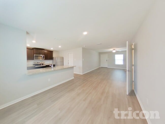 Building Photo - 12045 Latour Vly