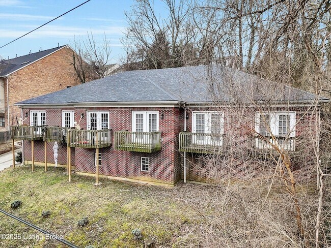 Building Photo - 2726 Brownsboro Rd