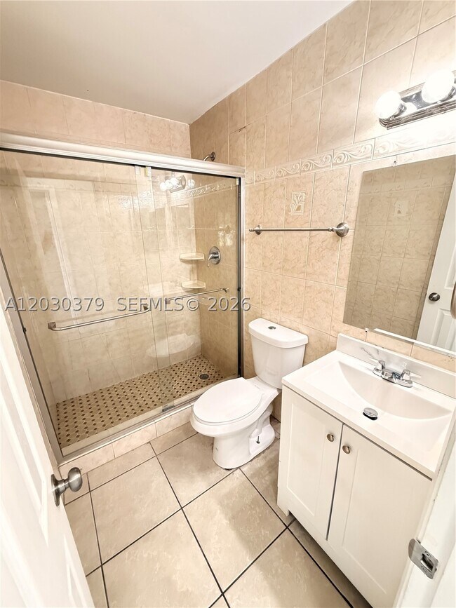Foto del edificio - 412 Lakeside Dr