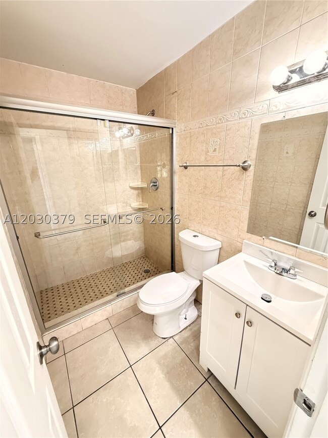 Building Photo - 412 Lakeside Dr