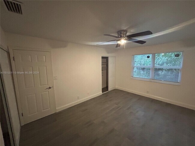 Foto del edificio - 3777 NW 78th Ave