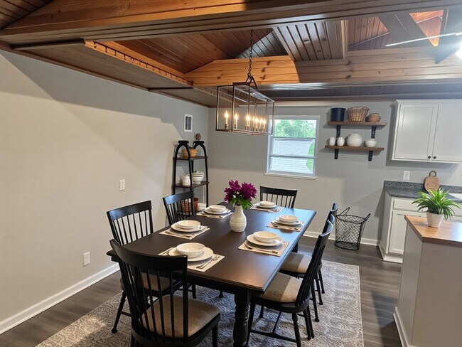 Foto del edificio - 1305 St Lawrence River Rd