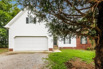 Building Photo - 210 Rapid Waters Ct