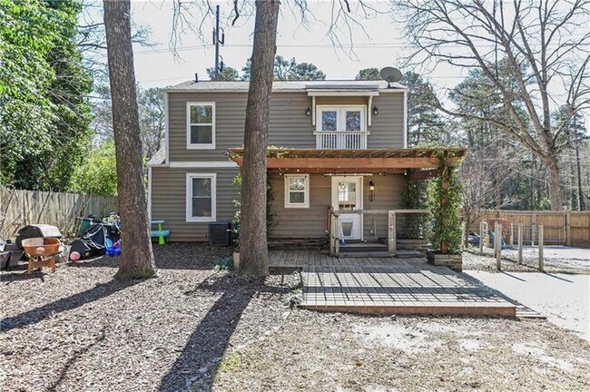 Building Photo - 3410 Glenwood Rd