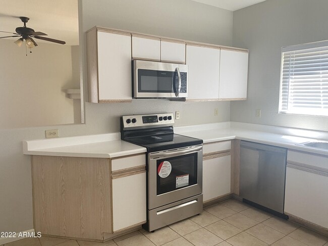 Building Photo - 1515 E Beacon Dr