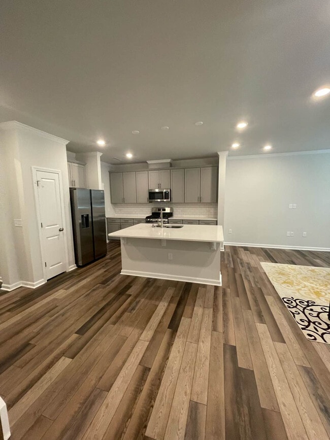 Building Photo - Room in Townhome on Hazy Hills Ln