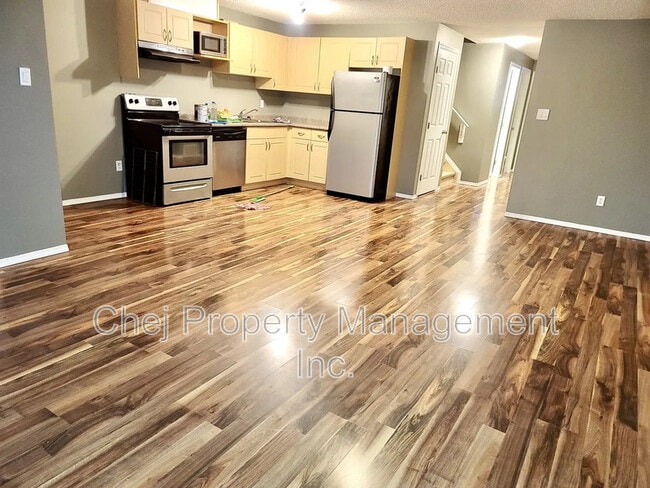 Photo du bâtiment - 148 Brintnell Blvd NW