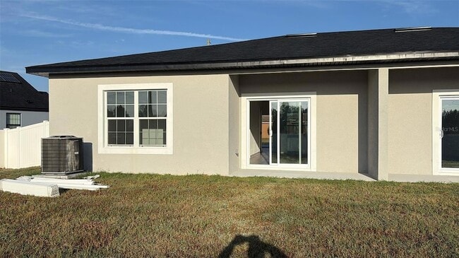 Foto del edificio - 833 Colville Dr