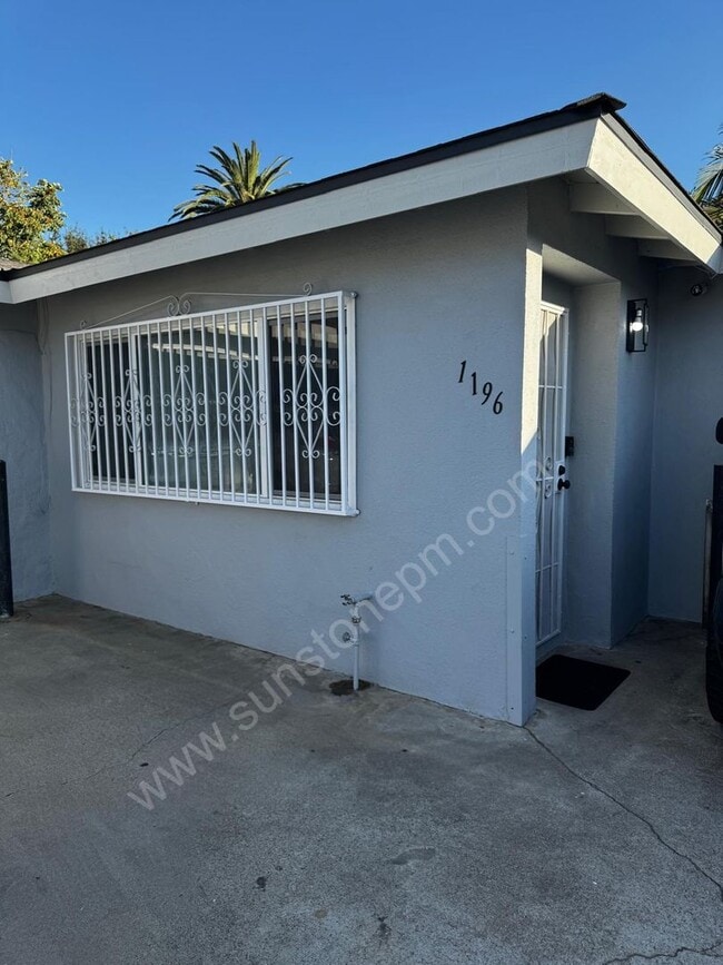 Foto del edificio - 1200 W 9th St