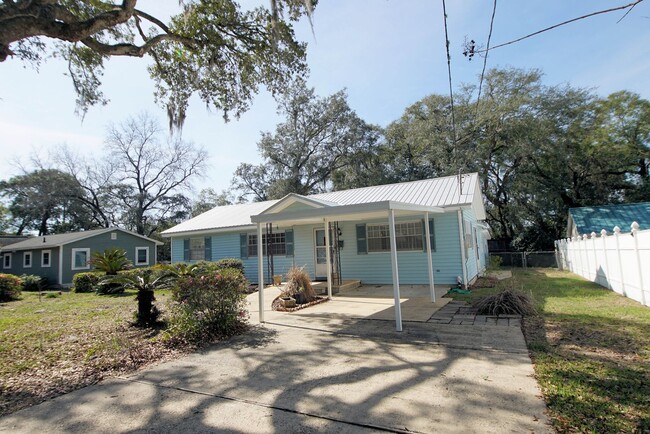 Building Photo - Great Valparaiso Location!