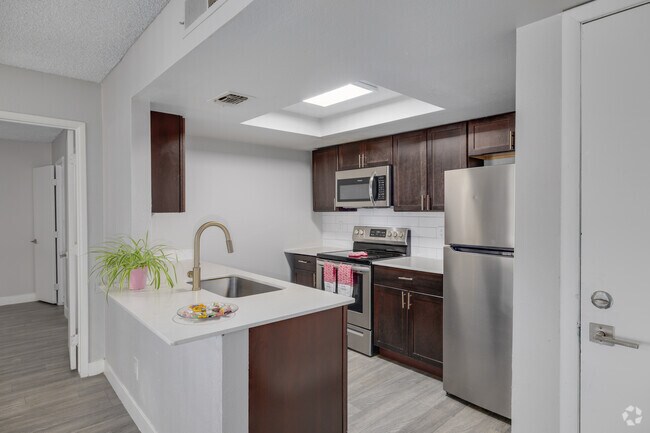 2 habitaciones, 2 baños - 868 pies cuadrados - Cocina - Haven at South Mountain Apartments