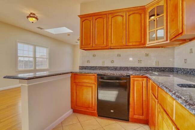 Foto del edificio - 24 Emerson Ave