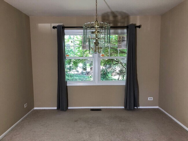 Foto del edificio - 216 Briarheath Ln