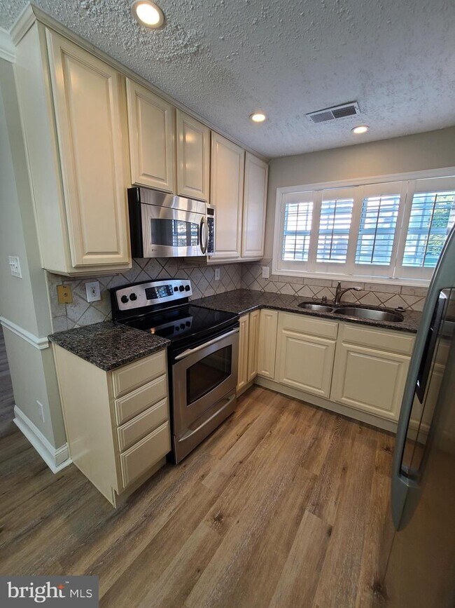 Building Photo - 1101 Huntmaster Terrace NE