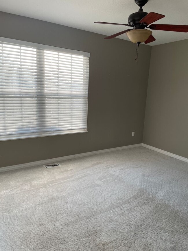 Building Photo - BEAUTIFUL 3 BEDROOM / 2 BATHROOM HOUSE IN ...