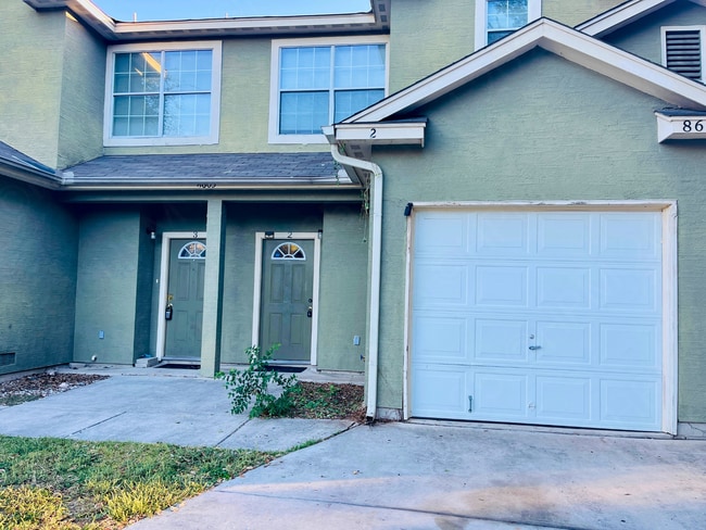 Building Photo - Move-In Special! 3-Bed, 2.5-Bath Townhouse...