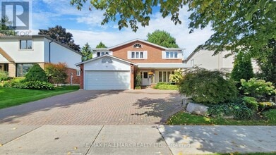 Building Photo - 50 Barrydale Crescent