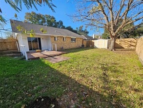 Building Photo - 16226 Villaret Dr