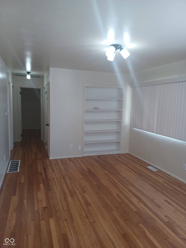 Foto del edificio - 33 S Post Rd