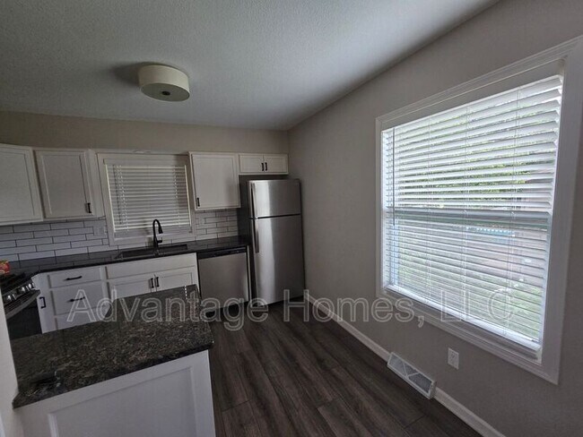 Foto del edificio - 423-423 N Marion St
