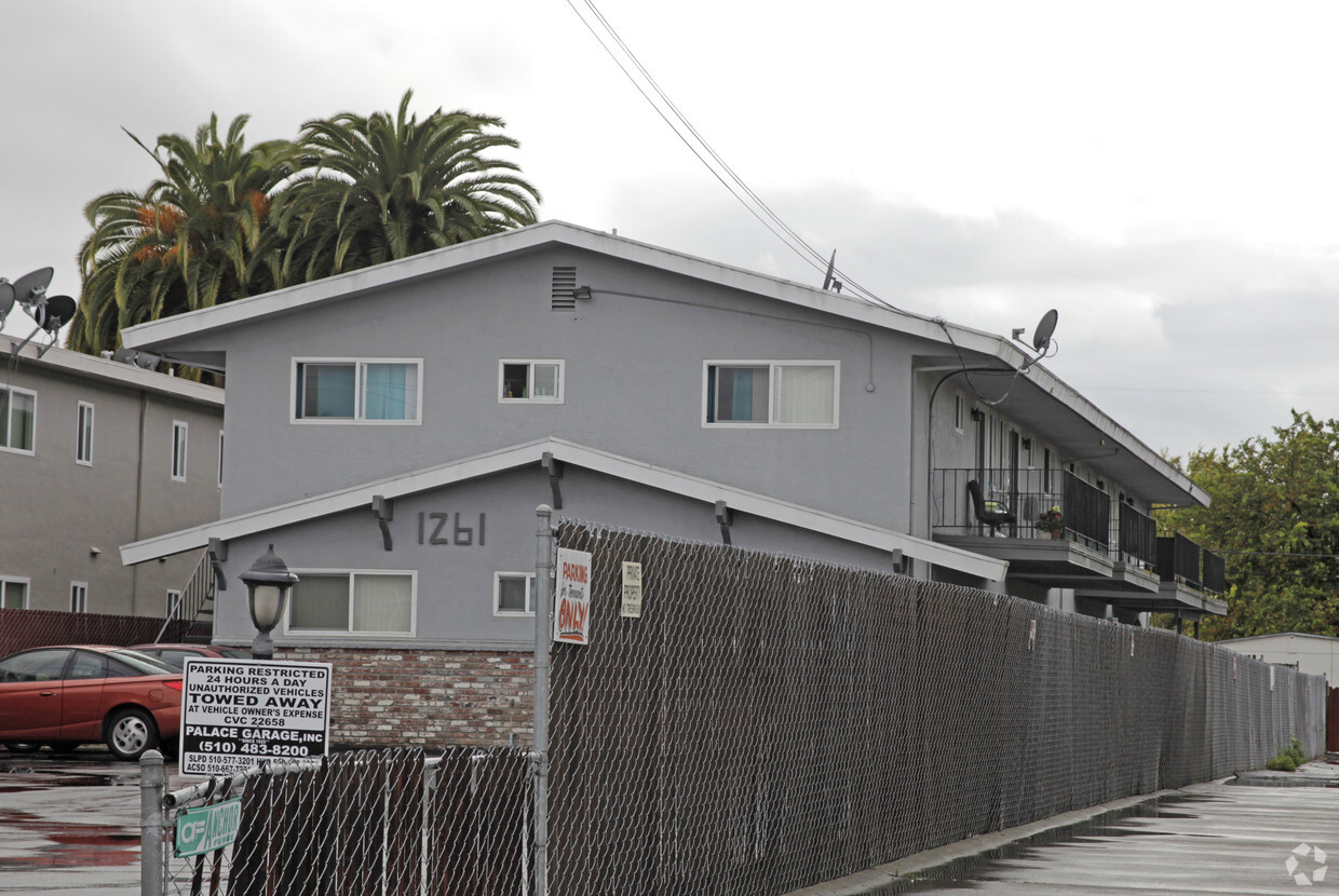 Primary Photo - 1261 Pacific Ave
