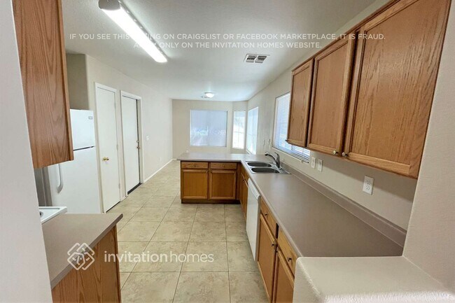 Foto del edificio - 12554 W Indianola Ave