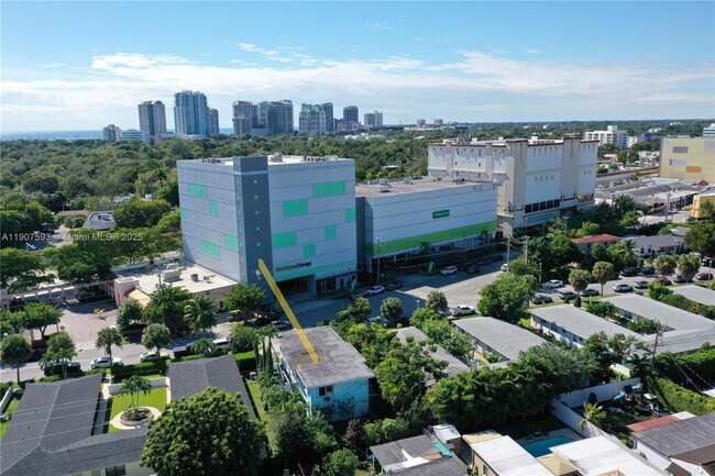 Foto del edificio - 2465 SW 27th St