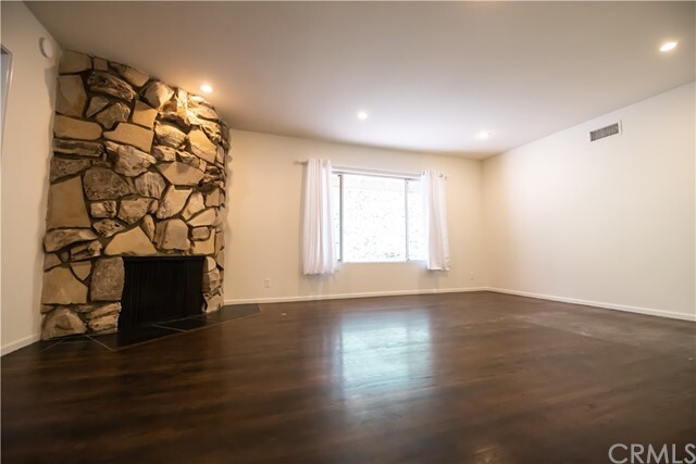 Building Photo - 3960 El Lado Dr