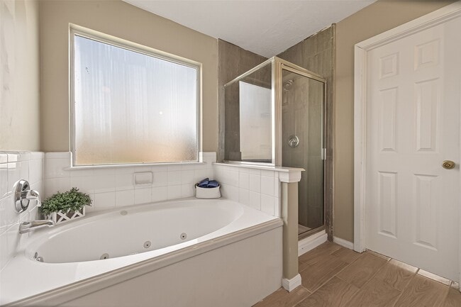 Foto del edificio - 17250 Cricketbriar Ct