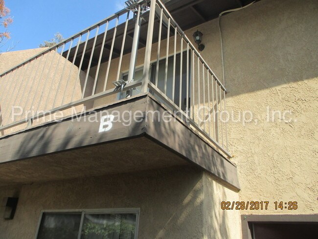 Building Photo - Beautiful 2 Story Town Home in Upland!!