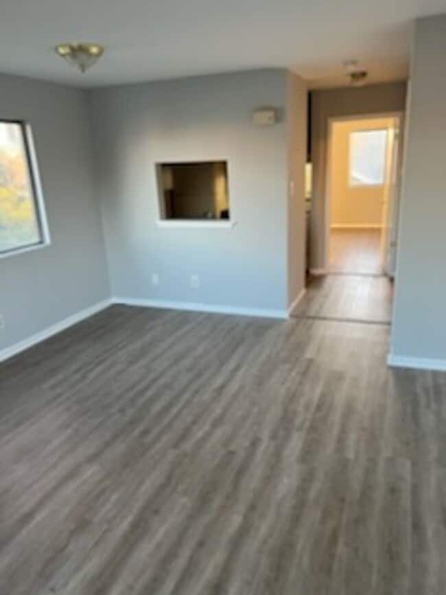 Foto del edificio - Newly renovated 1 Bedroom Apartment ready for move in!